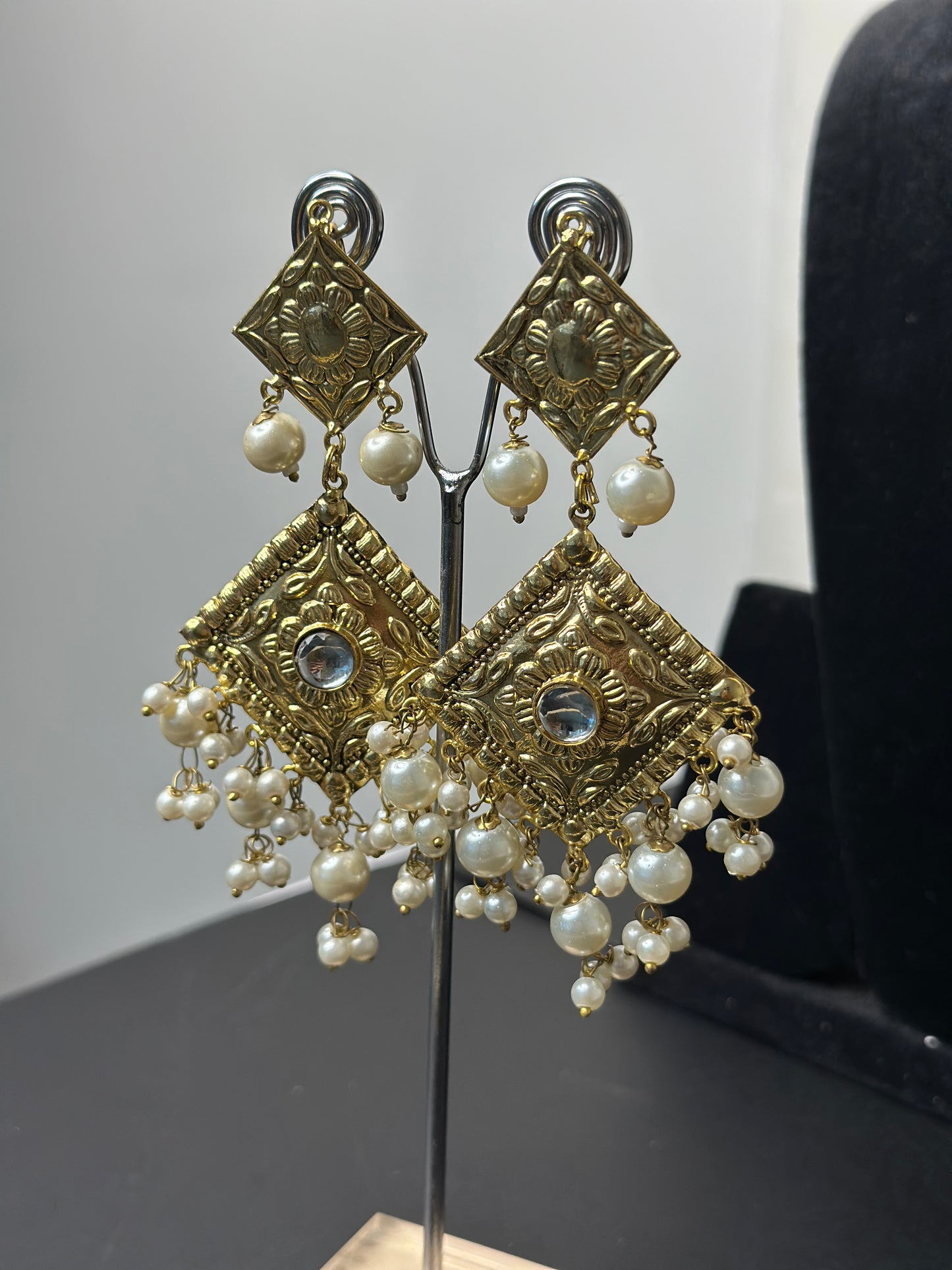 Gold Imitation Choker Set with Earrings