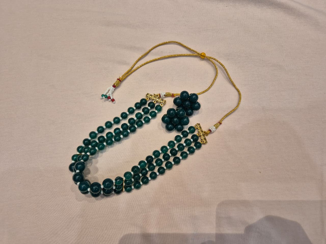 Elegant Green Beaded Necklace with Adjustable Dori