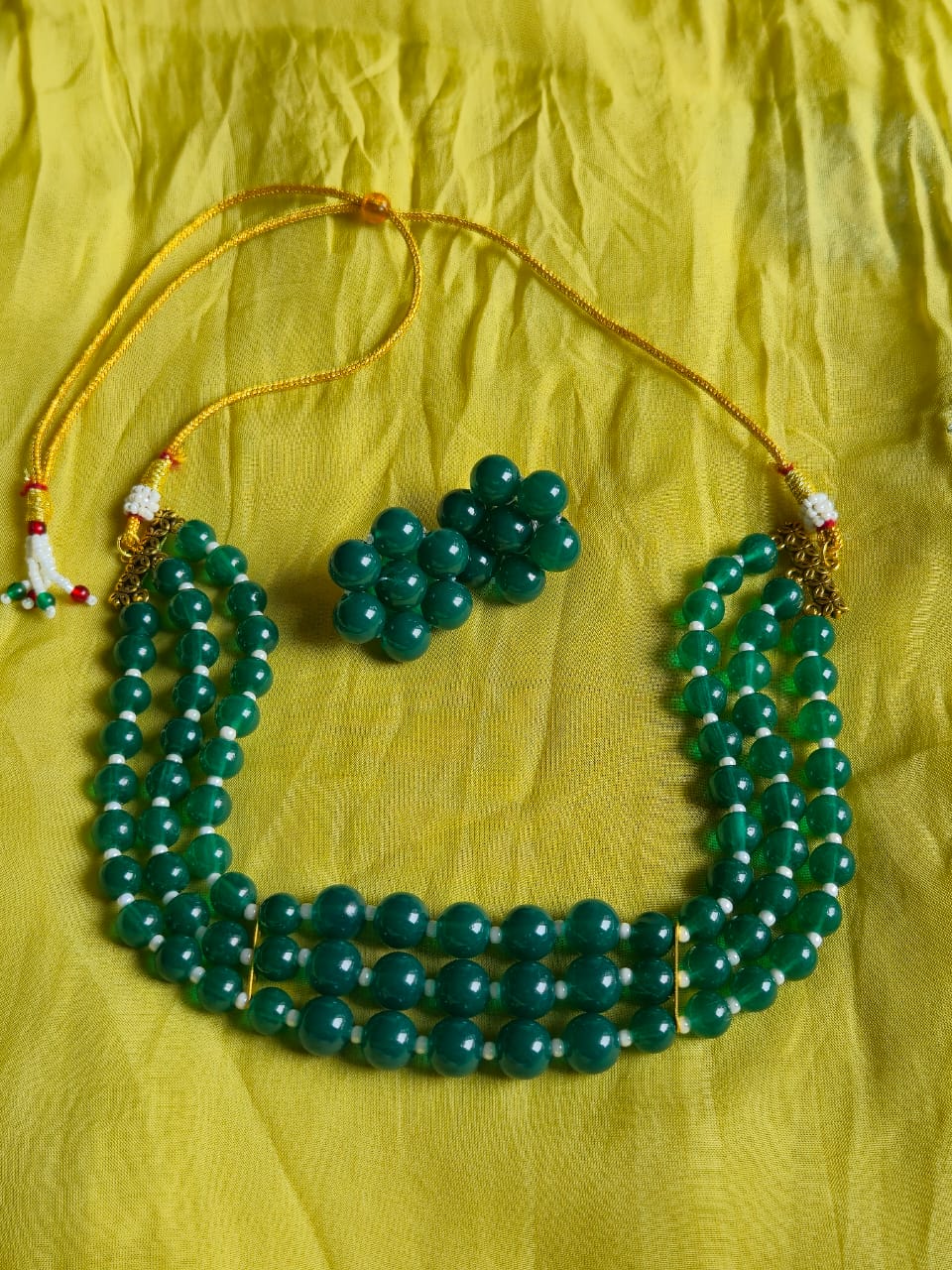 Elegant Green Beaded Necklace with Adjustable Dori