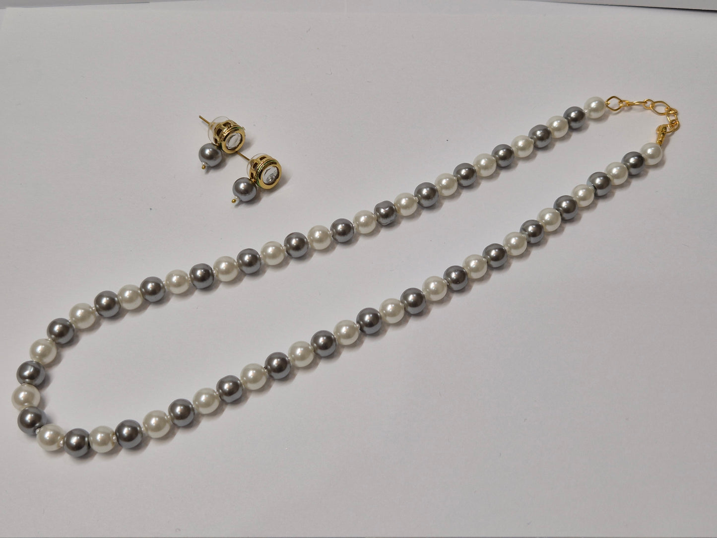 Grey And White Beads Necklace With Metal Earrings