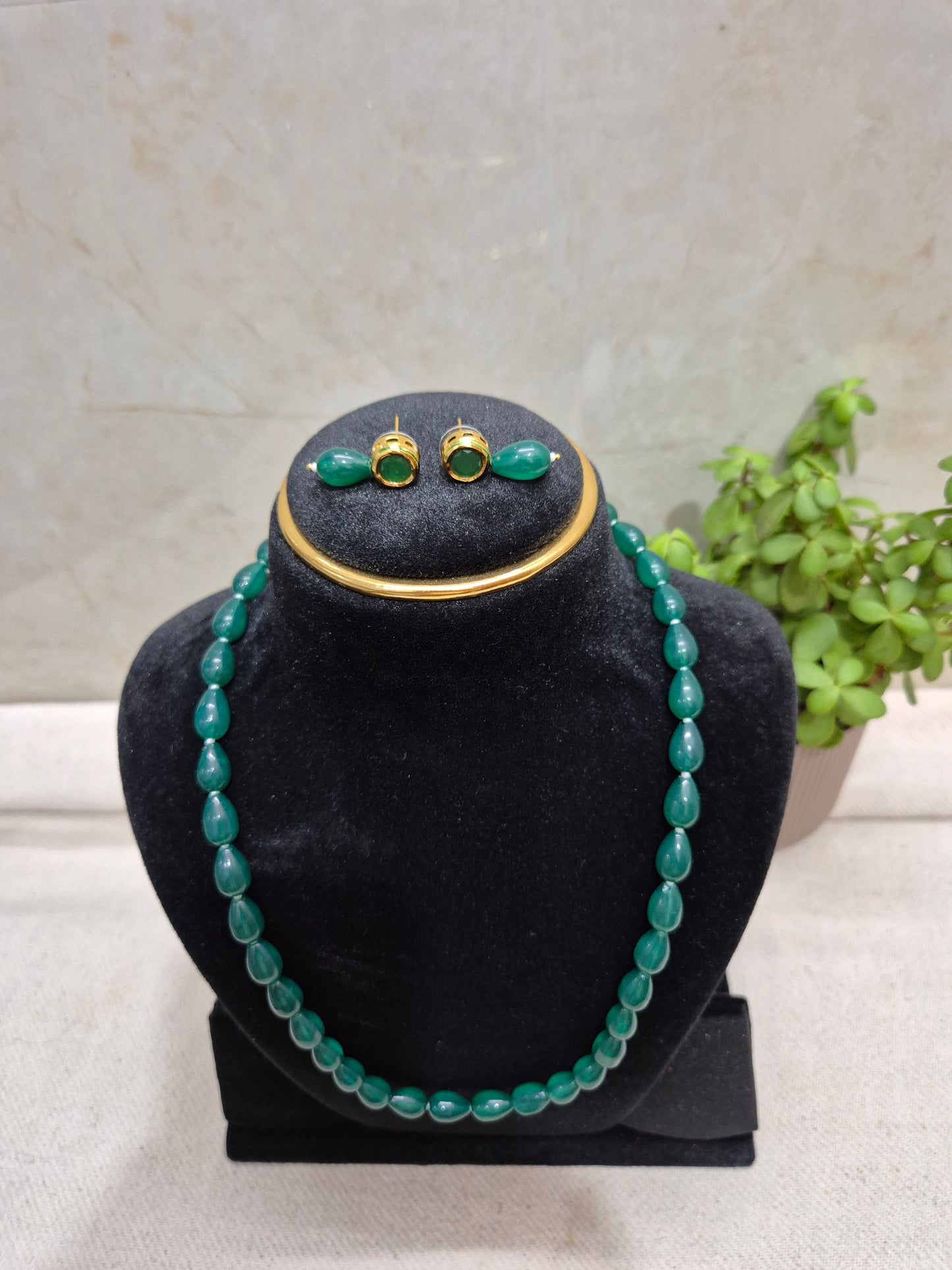 Green Drop Beads Necklace And Golden Metal Earrings