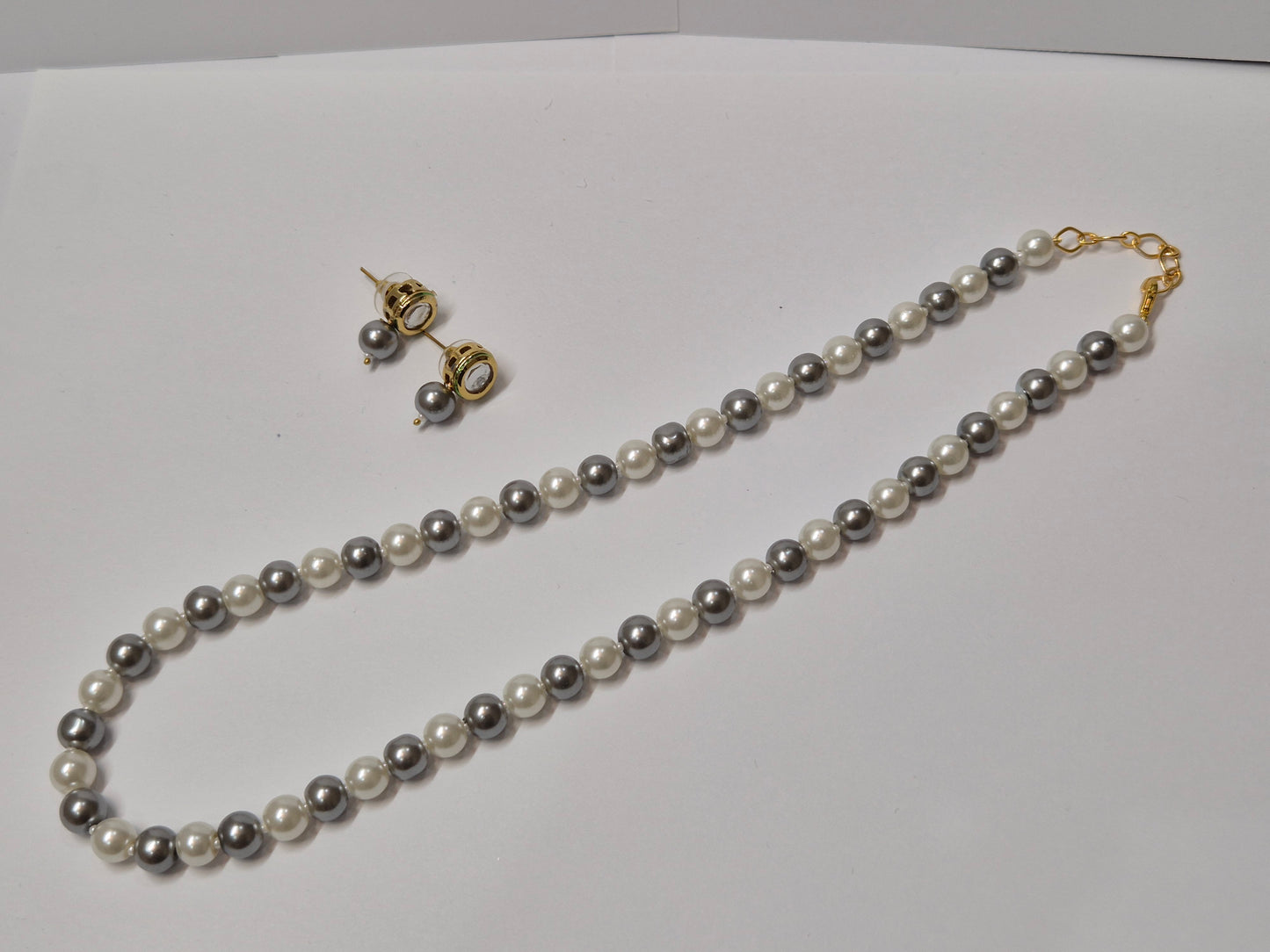 Grey And White Beads Necklace With Metal Earrings