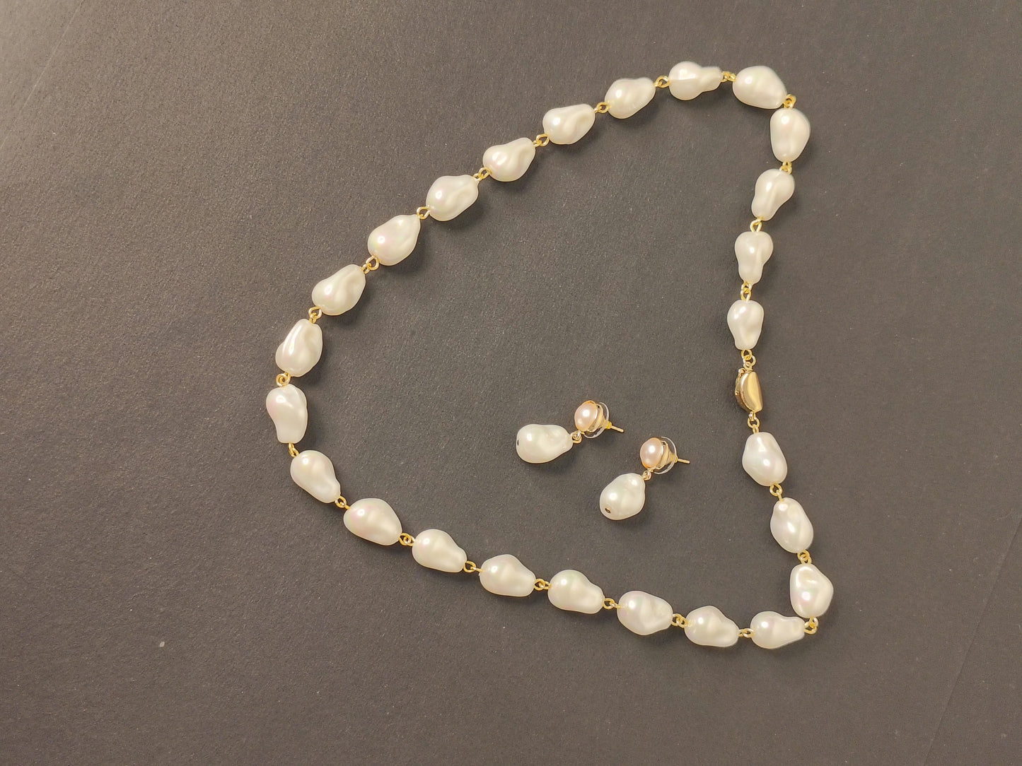 White stone Pearl Necklace With Matching Korean Earrings DB00347