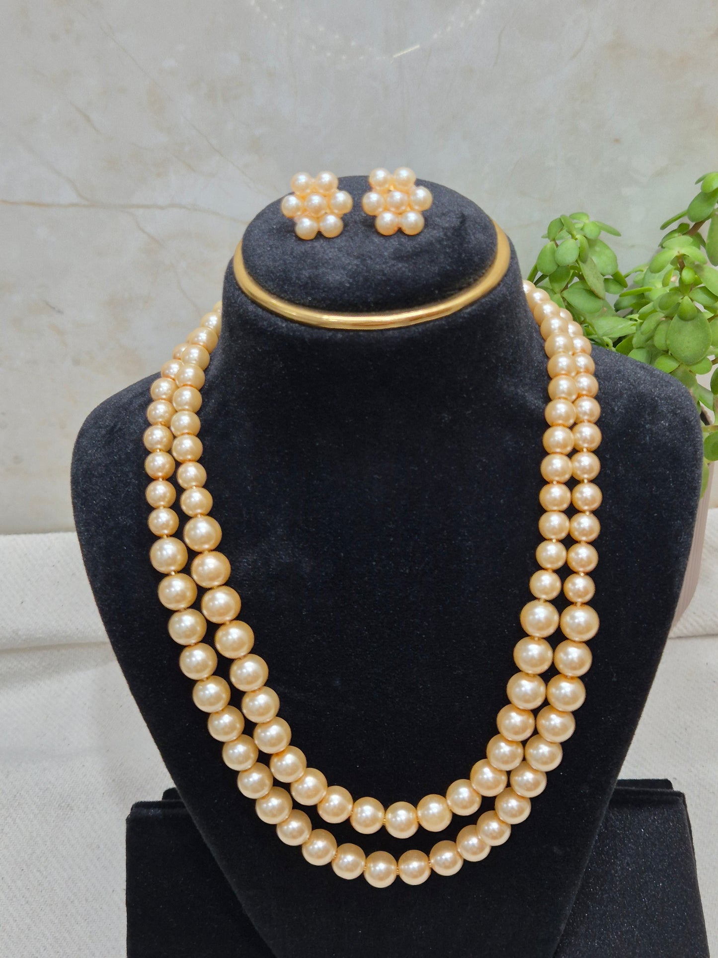 Pearl Necklace Set Golden Shade