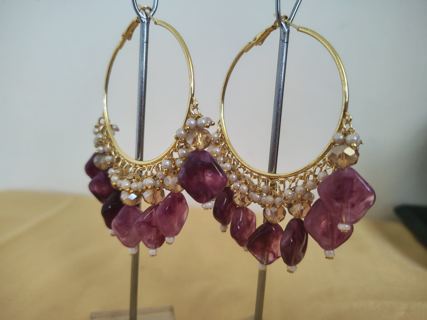 Golden Metal Hoop With Dark Rose Stone Look DB00391