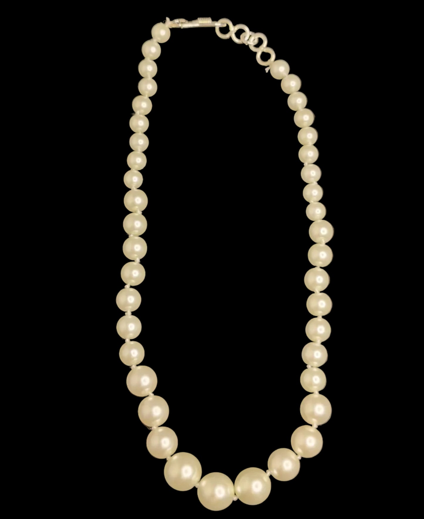 Elegant Mint Creami Pearl Necklace