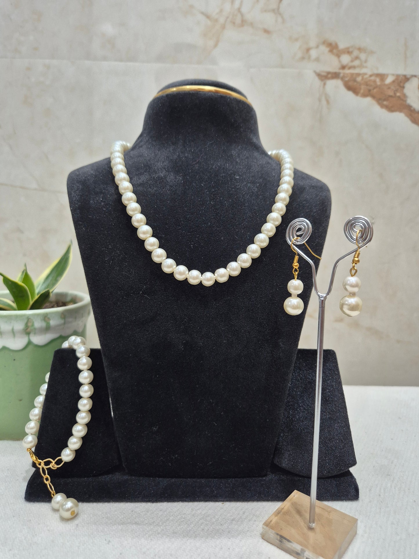5 Piece White Pearl Set - Necklace, Earrings, Bracelet.