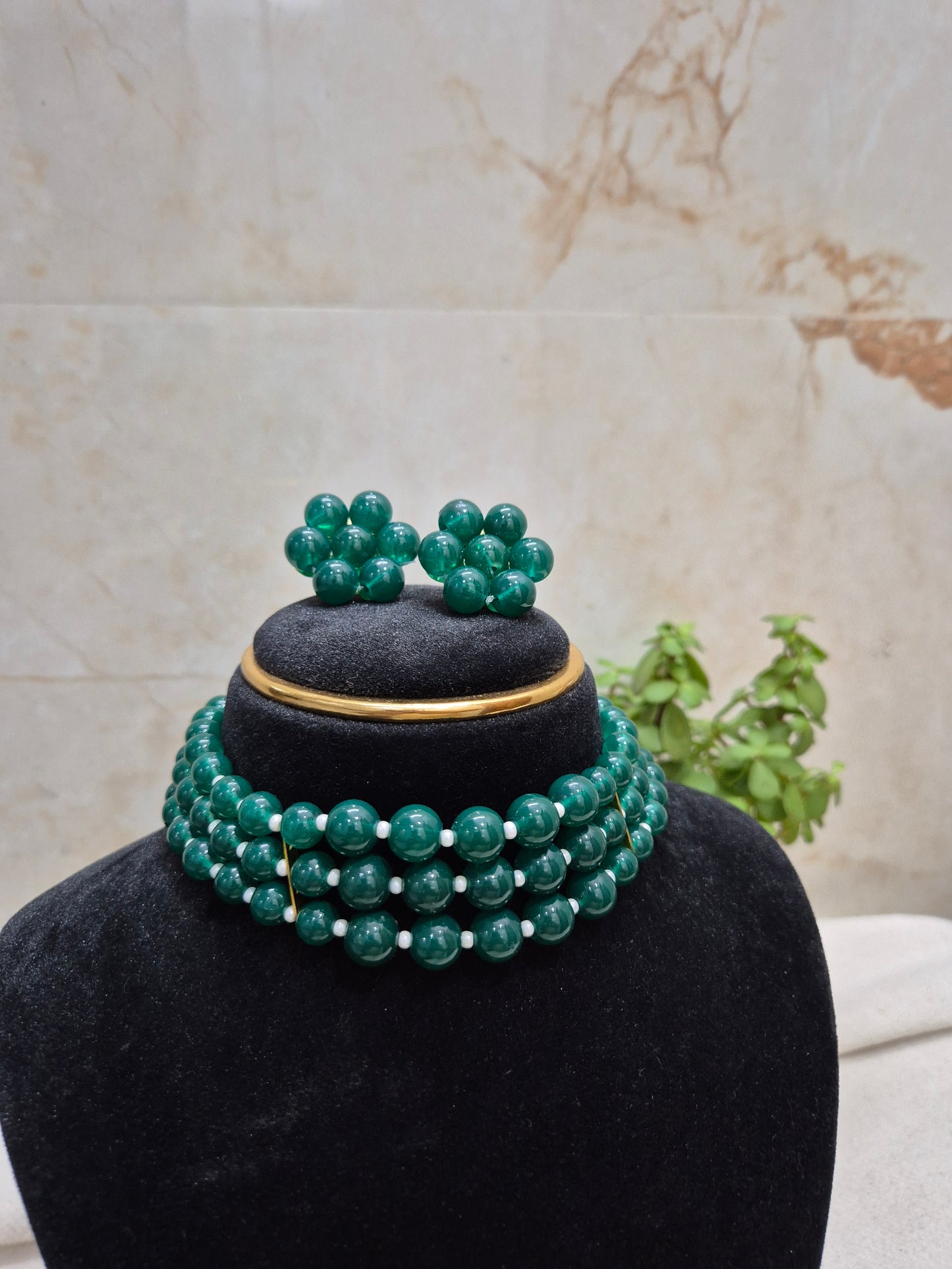 Elegant Green Beaded Necklace with Adjustable Dori