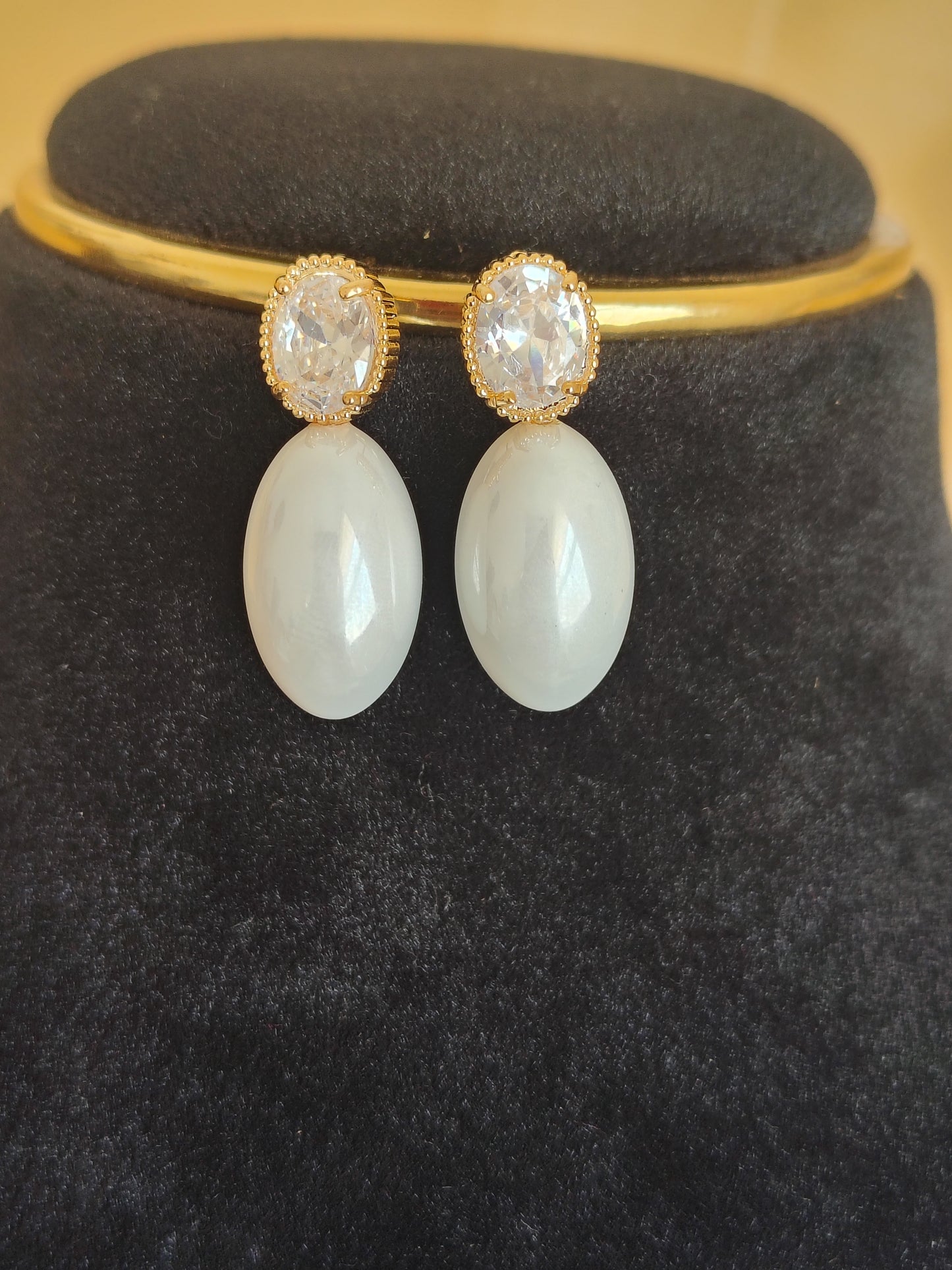 High Quality Japanese Pearl Earrings - Anti Tarnish