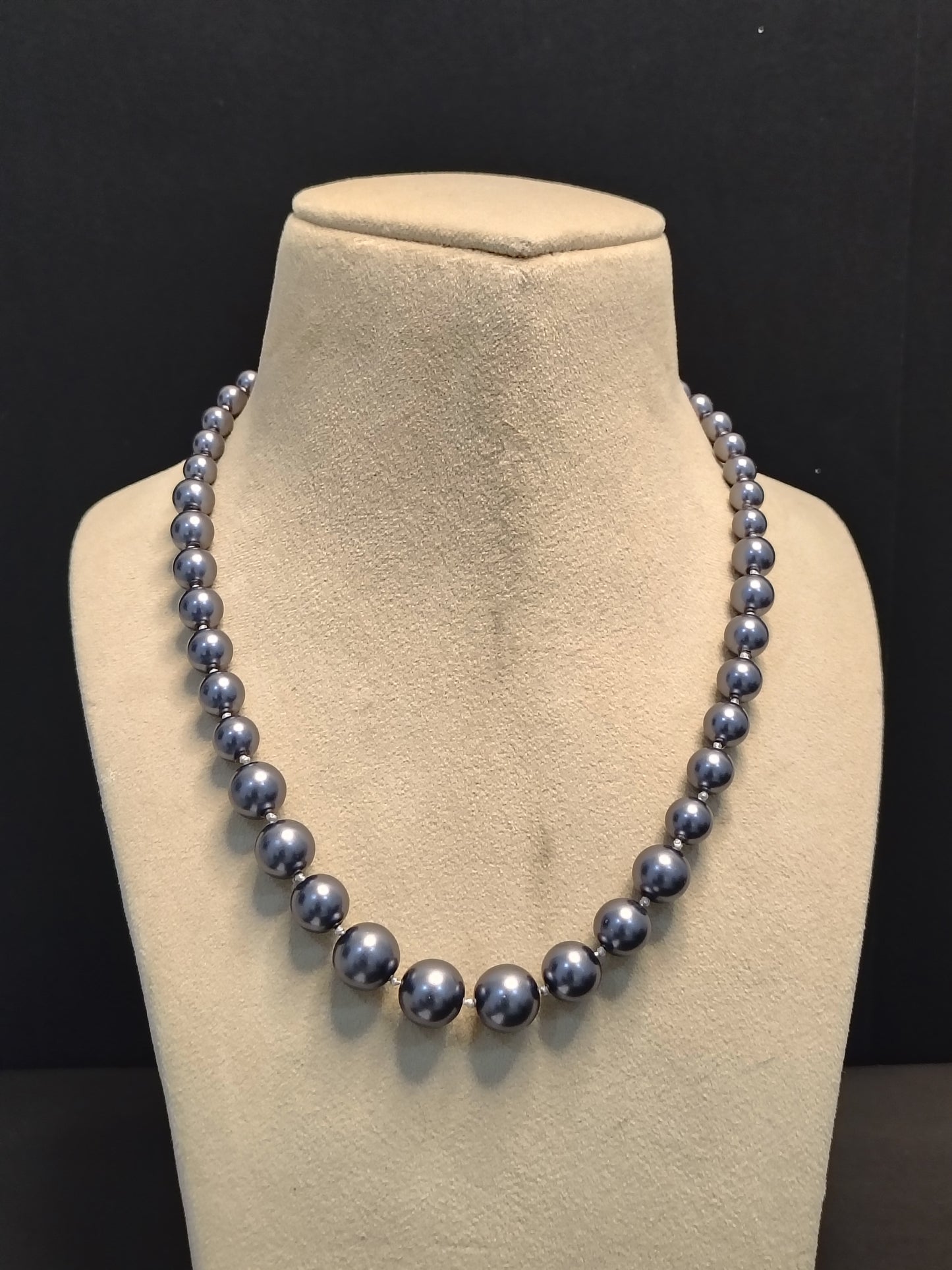 Elegant Mint Bright Gray Pearl Necklace