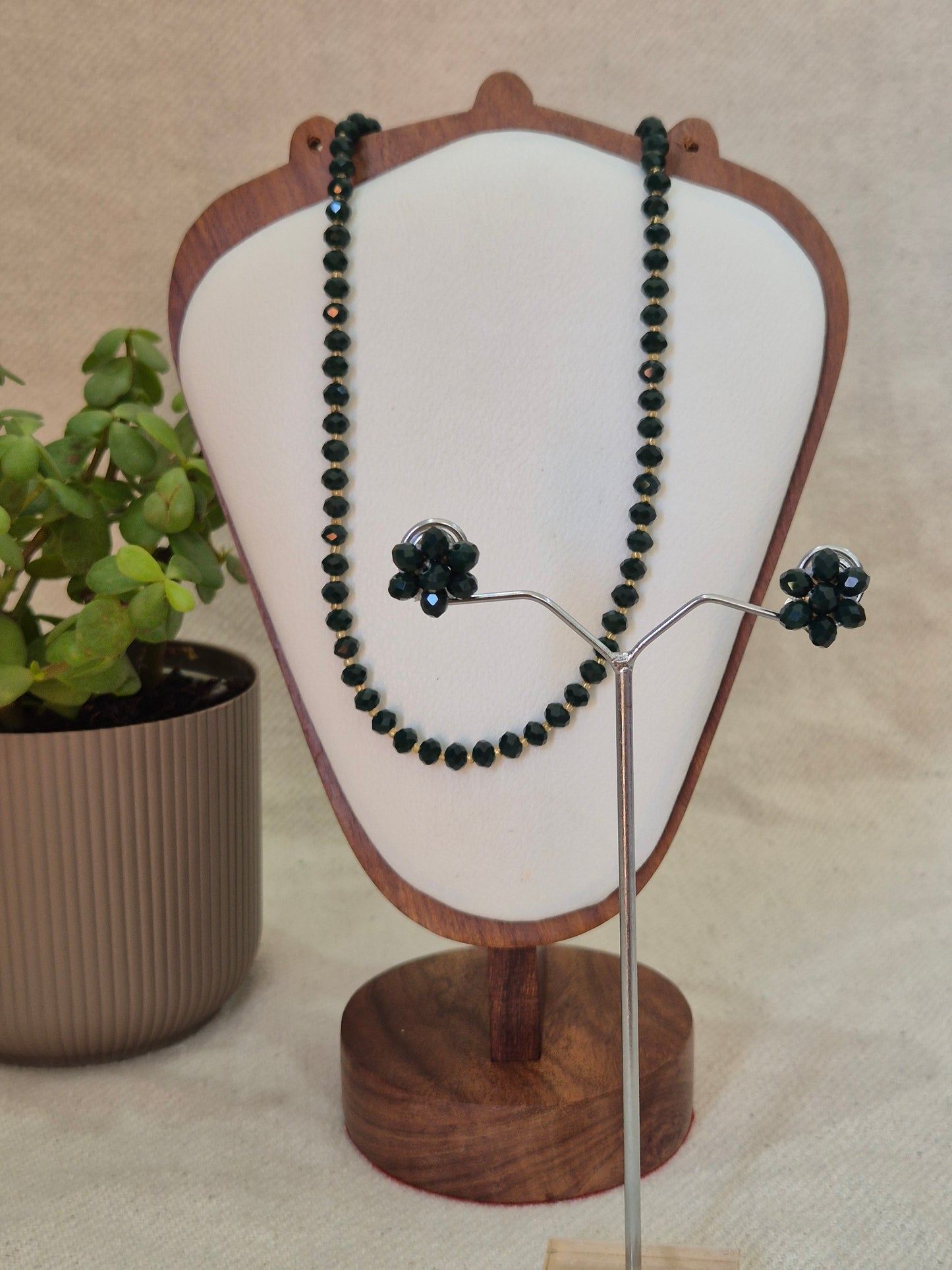 Diamond Cut Sparkling Emerald-Green Bead Necklace and Earring Set