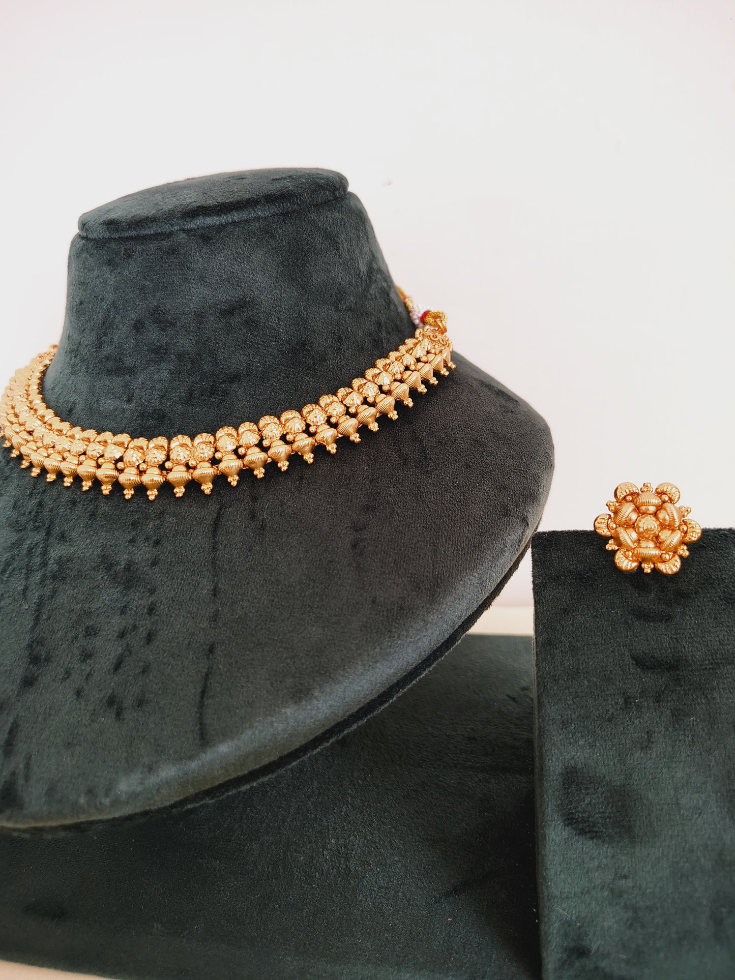 Matt Gold Look Necklace With Premium Quality Finish