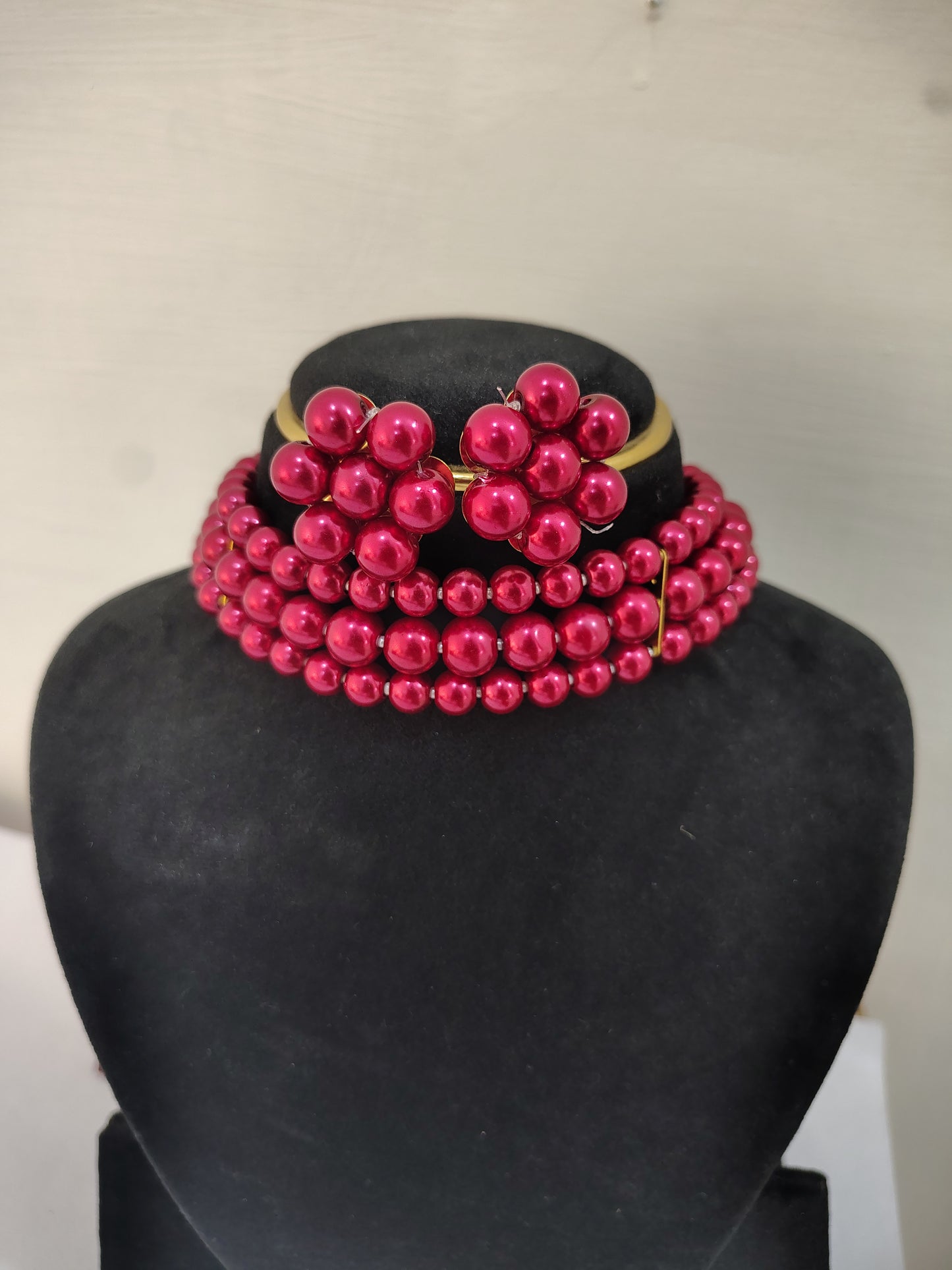 Red Pearl 3 Layer With Earrings Chokar Set