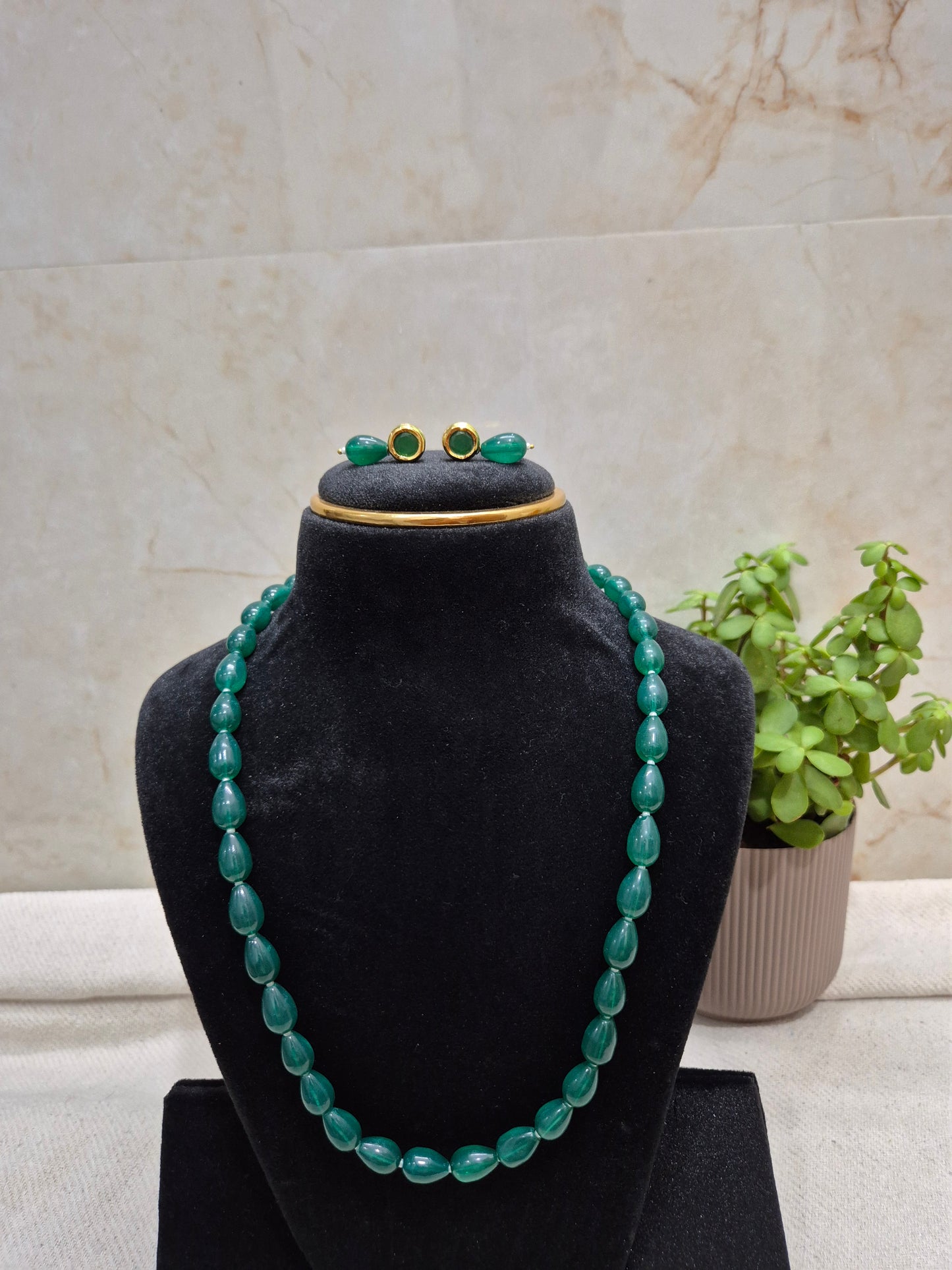 Green Drop Beads Necklace And Golden Metal Earrings