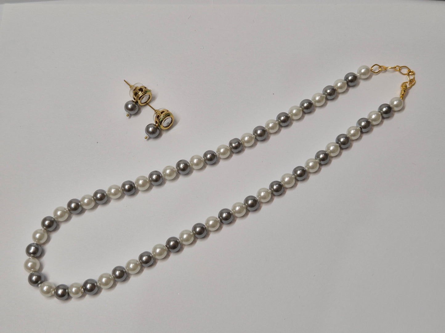 Grey And White Beads Necklace With Metal Earrings