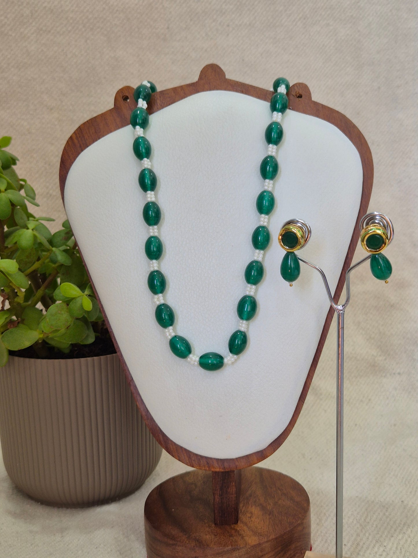Green Drop and White Beads Necklace Set