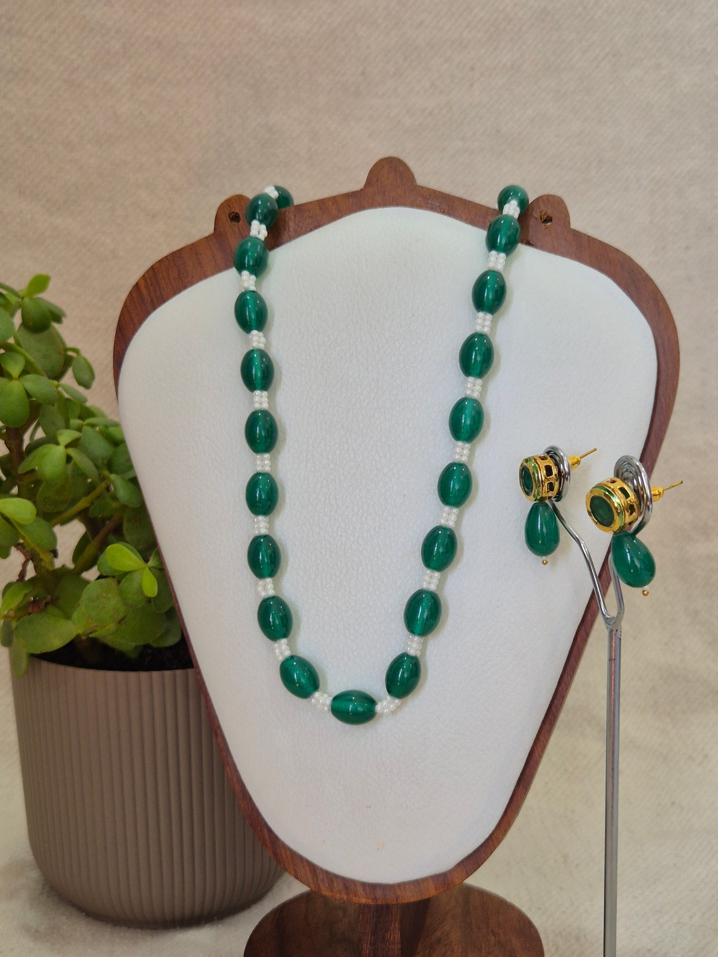 Green Drop and White Beads Necklace Set