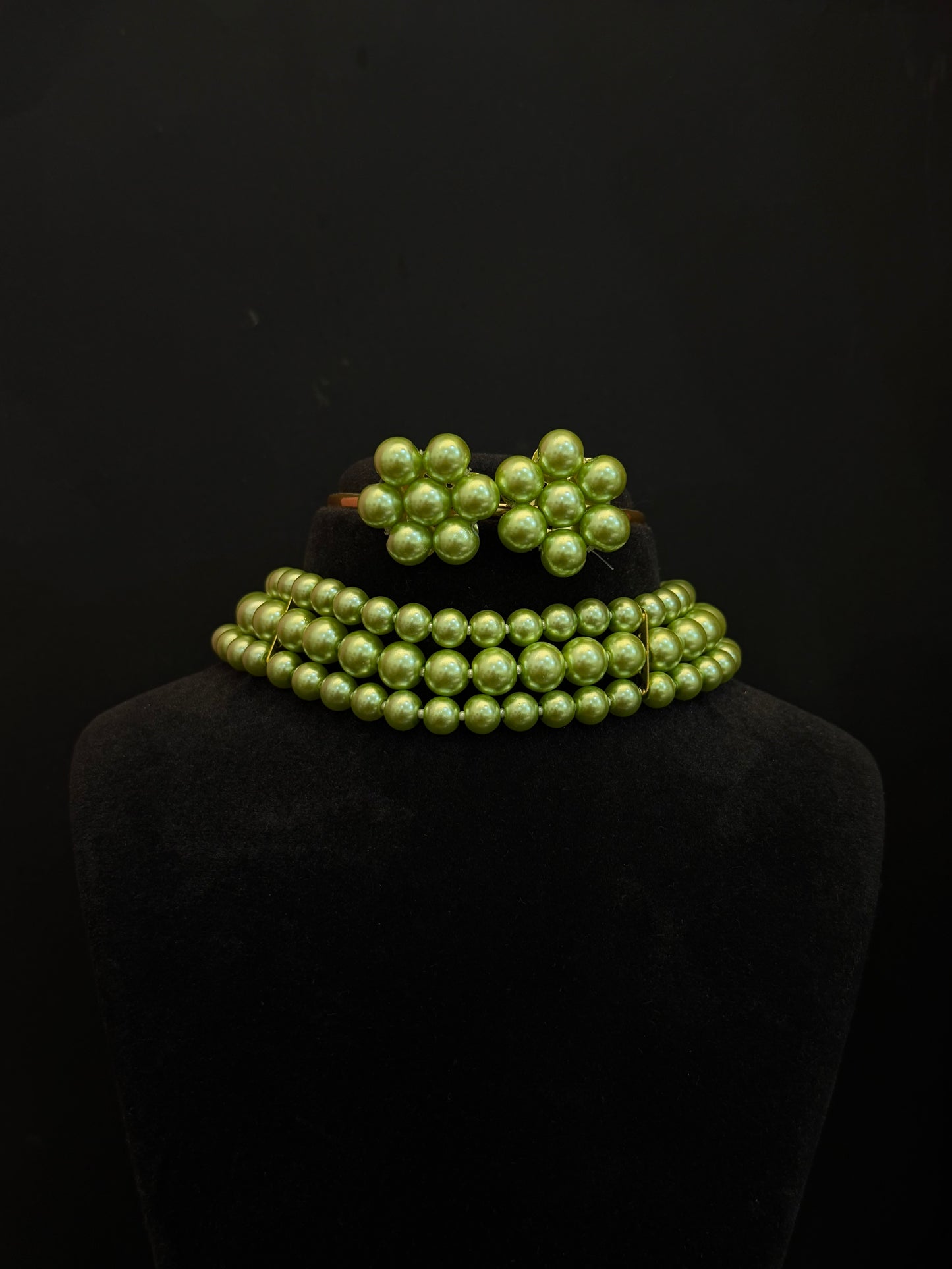 Light Green Pearl 3 layer choker with Earrings