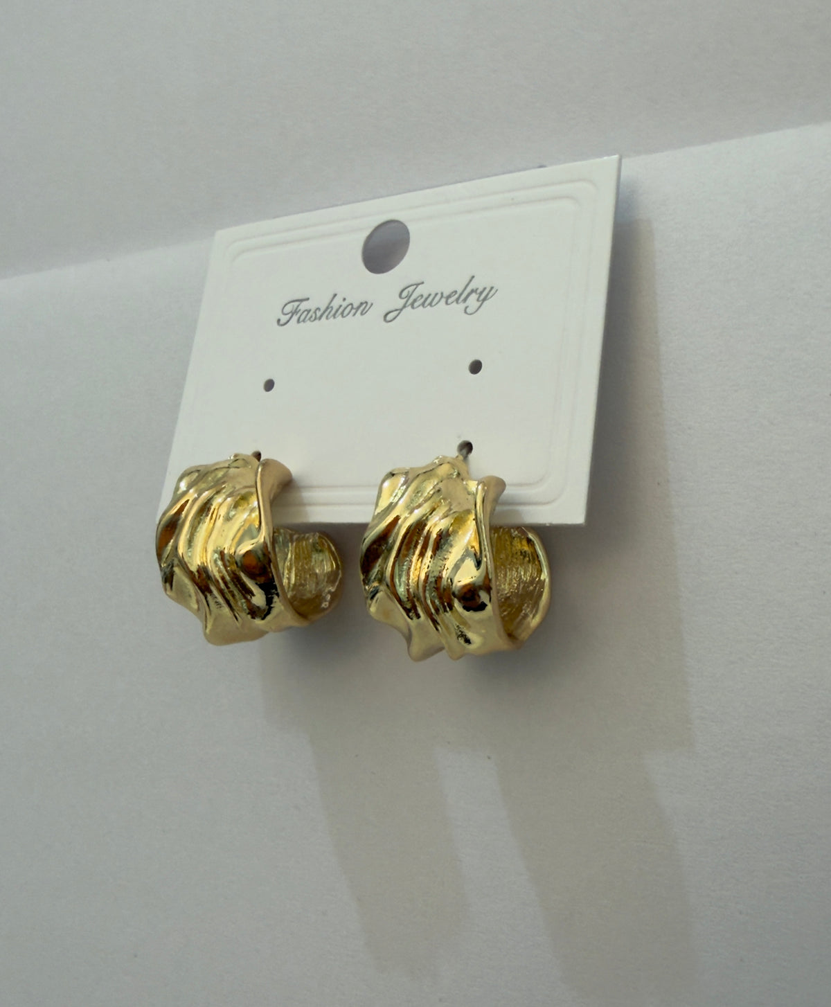 Aurelia Scallop Hoops