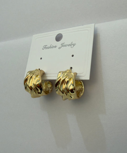 Aurelia Scallop Hoops