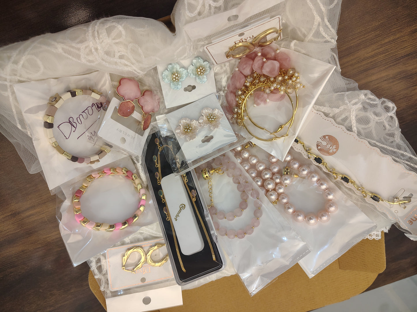 The Luxe 11 - Piece Mystery Jewellery Box DB00528