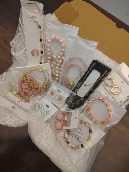 The Luxe 11 - Piece Mystery Jewellery Box DB00528