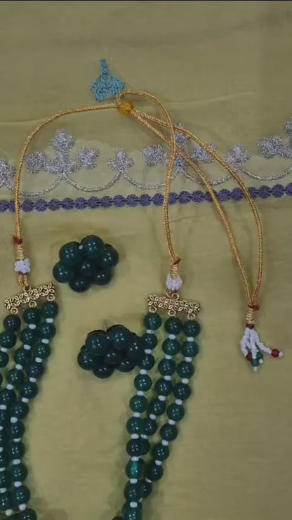 Elegant Green Beaded Necklace with Adjustable Dori