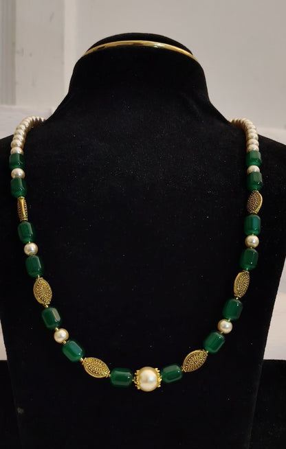 Emerald Green Beads & Pearl Necklace