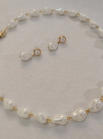 White Pear Shape Premium Pearl Necklace with Earrings