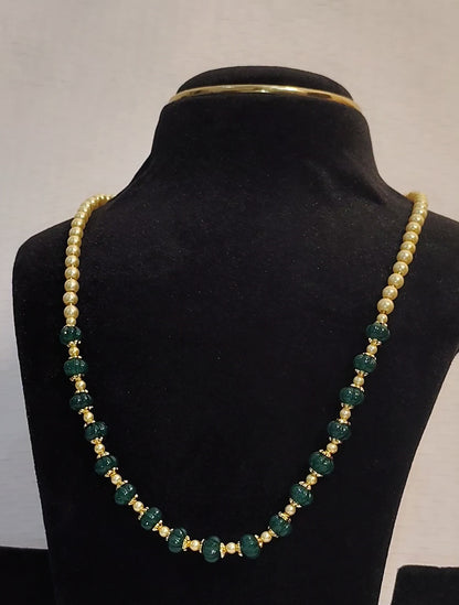Emerald and Cream Pearl Beaded Mala Necklace