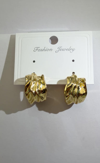 Aurelia Scallop Hoops