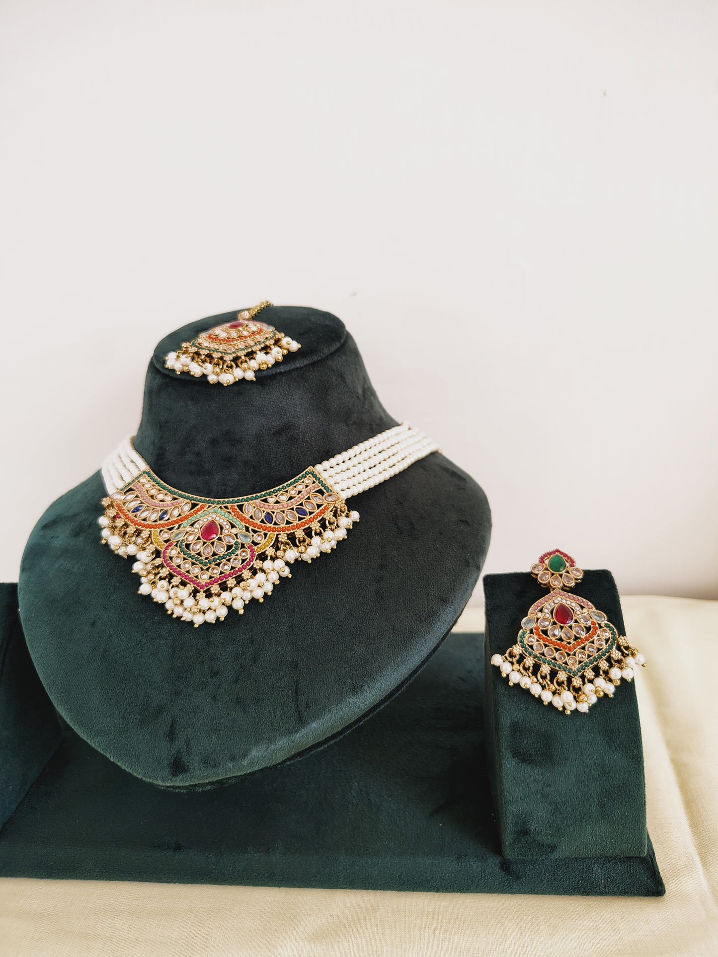 Charming Muticolour Necklace With Very Detailed Work