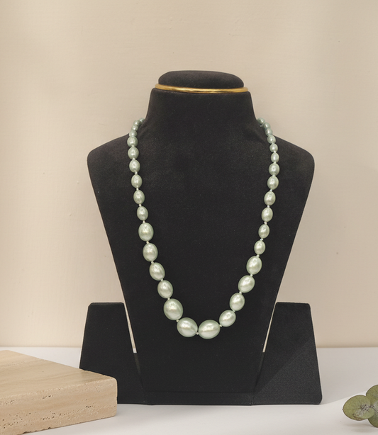 Elegant Mint Light Green Pearl Necklace