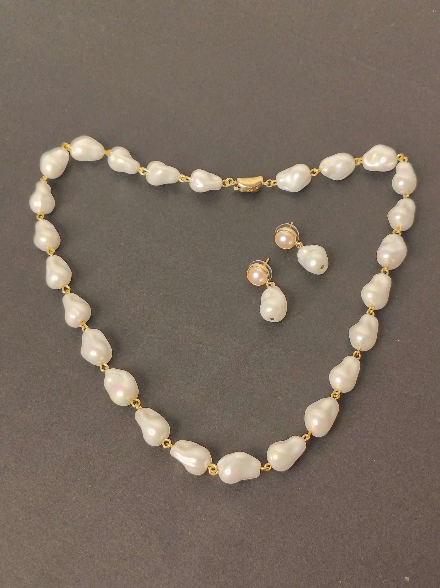 White stone Pearl Necklace With Matching Korean Earrings DB00347