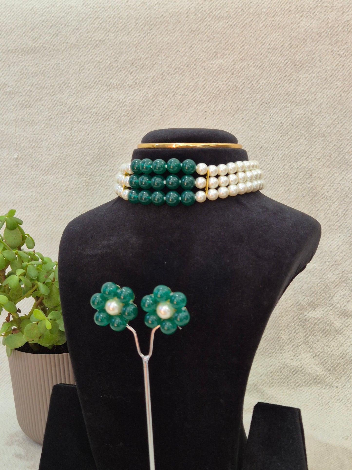 Green And White Pearl Choker Set With 3 Layers