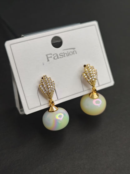 Off White Pearl Earrings