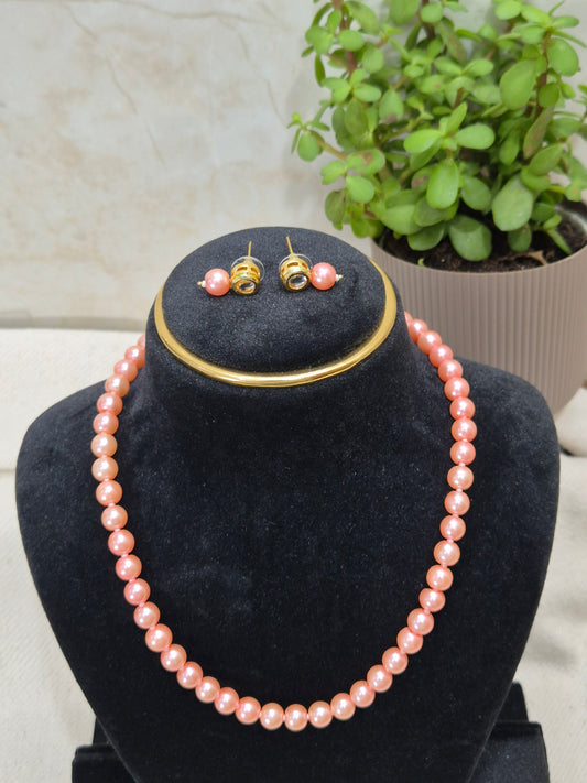 Peach Pearl And Metal Earrings Set