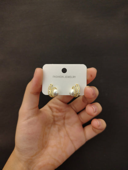 Linear Wave Pearl Studs