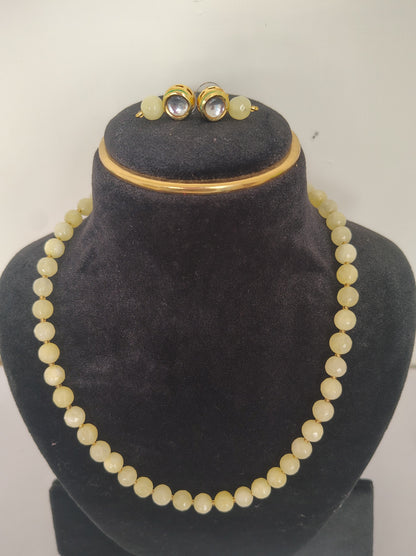 Light Yellow Onyx Necklace with Golden Metal Earings