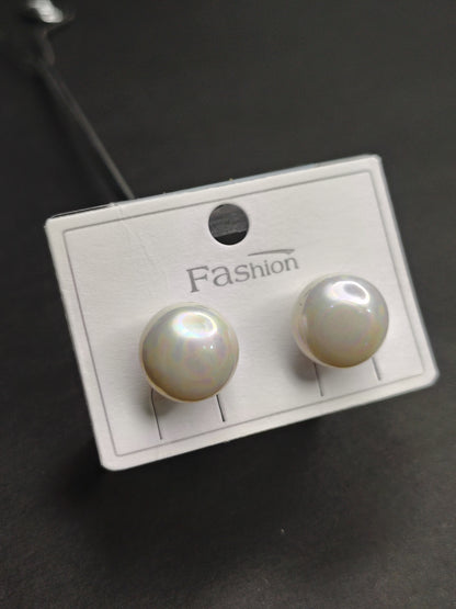 Cream Pearl Earrings