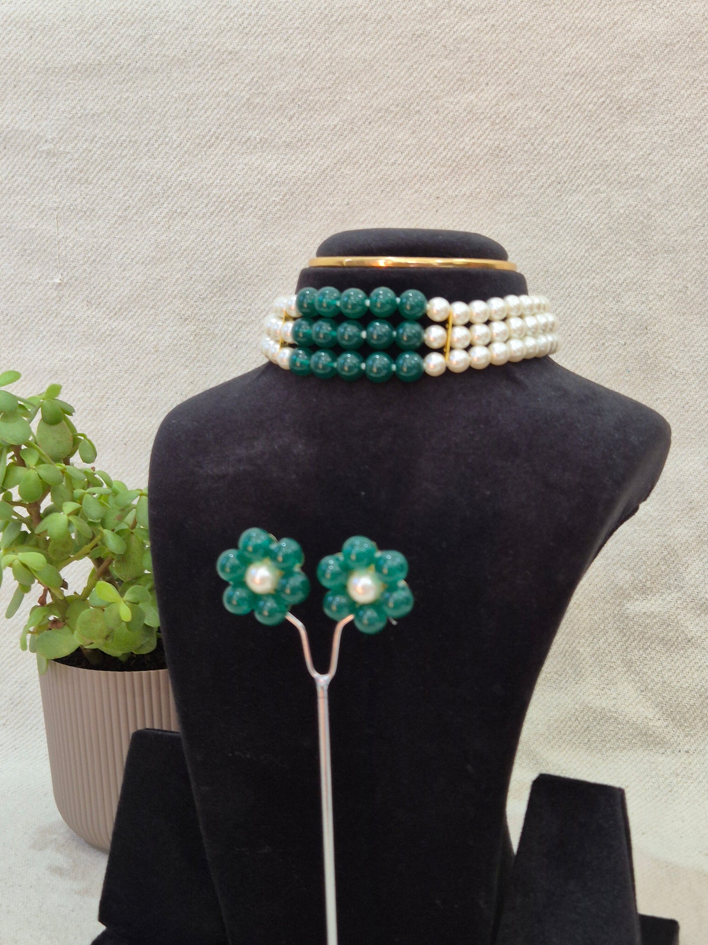 Green And White Pearl Choker Set With 3 Layers