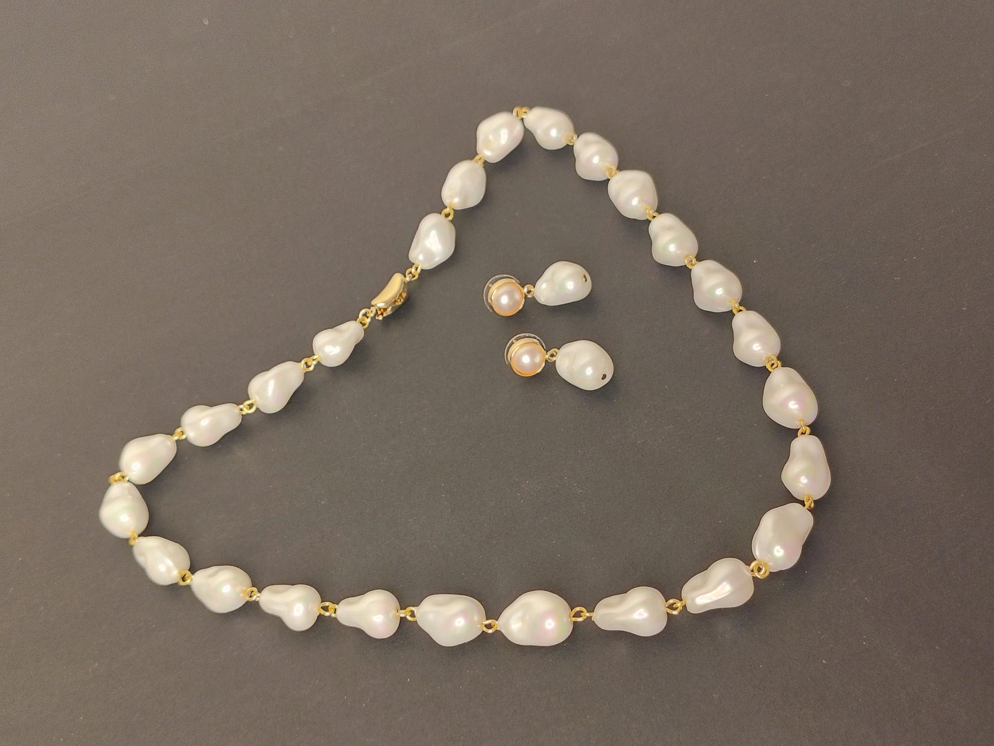 White stone Pearl Necklace With Matching Korean Earrings DB00347