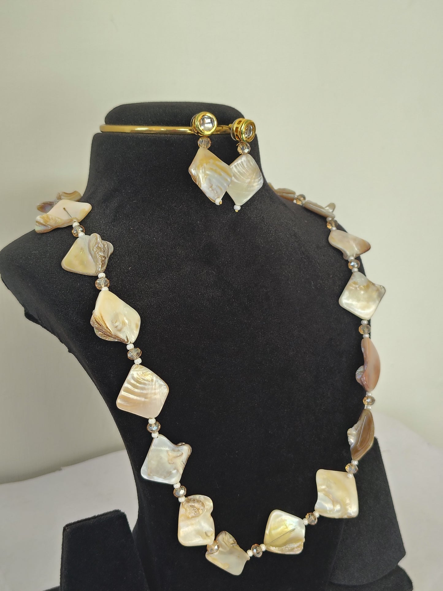 Pearl Shell Necklace & Earring Set