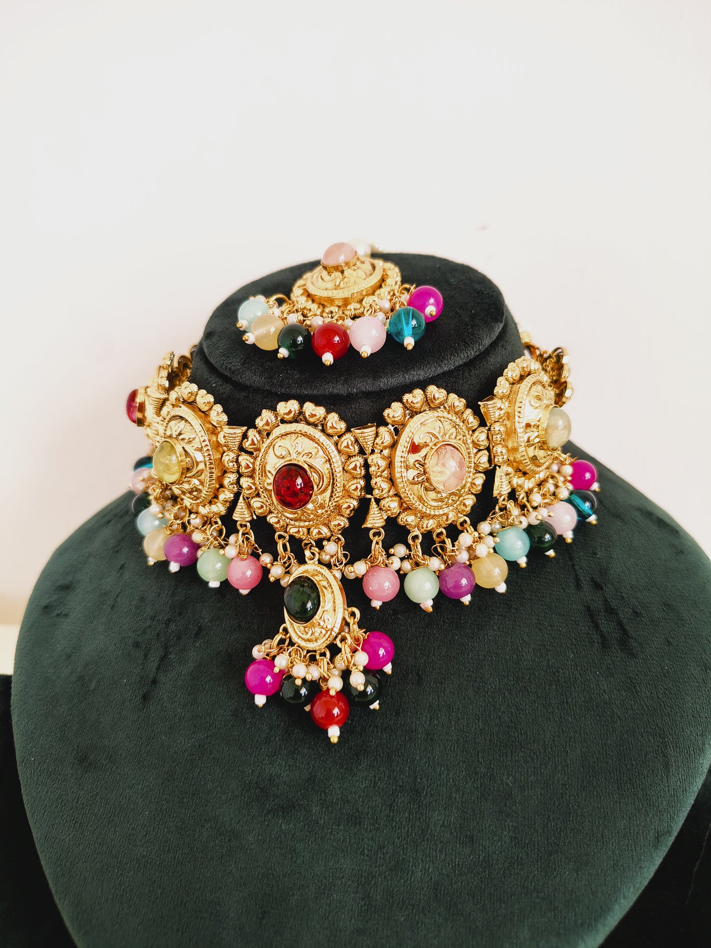 Traditional Multicolour Choker With Golden Metal