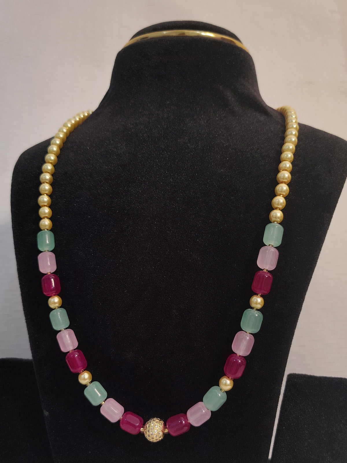 Multicolor Bead Creamy Pearl Necklace