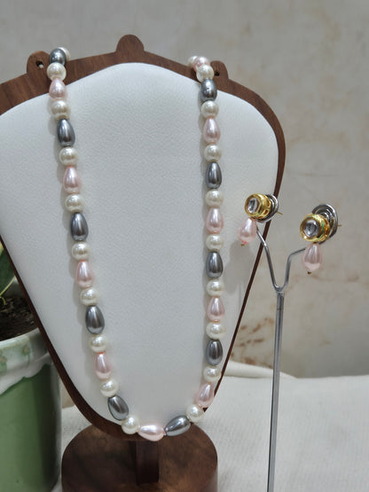 Grey Pink White Pearl Necklace With Golden Metal Earrings