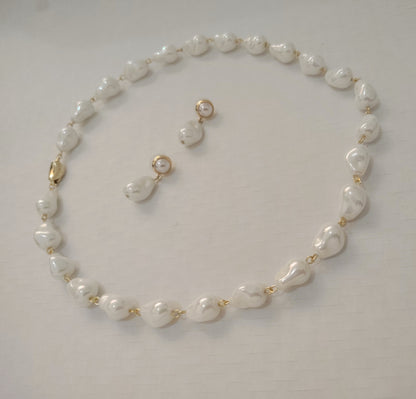White Pear Shape Premium Pearl Necklace with Earrings