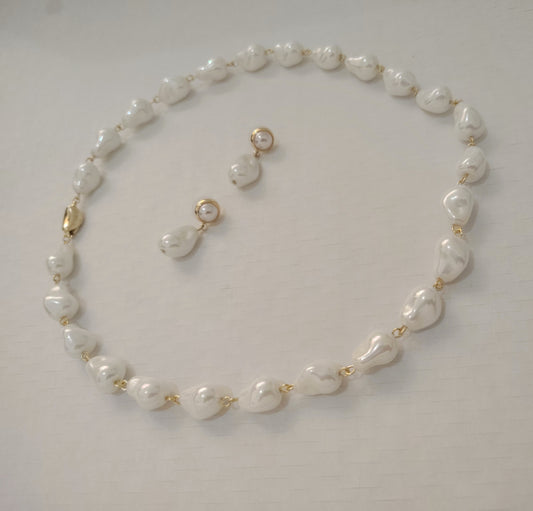 White Pear Shape Premium Pearl Necklace with Earrings