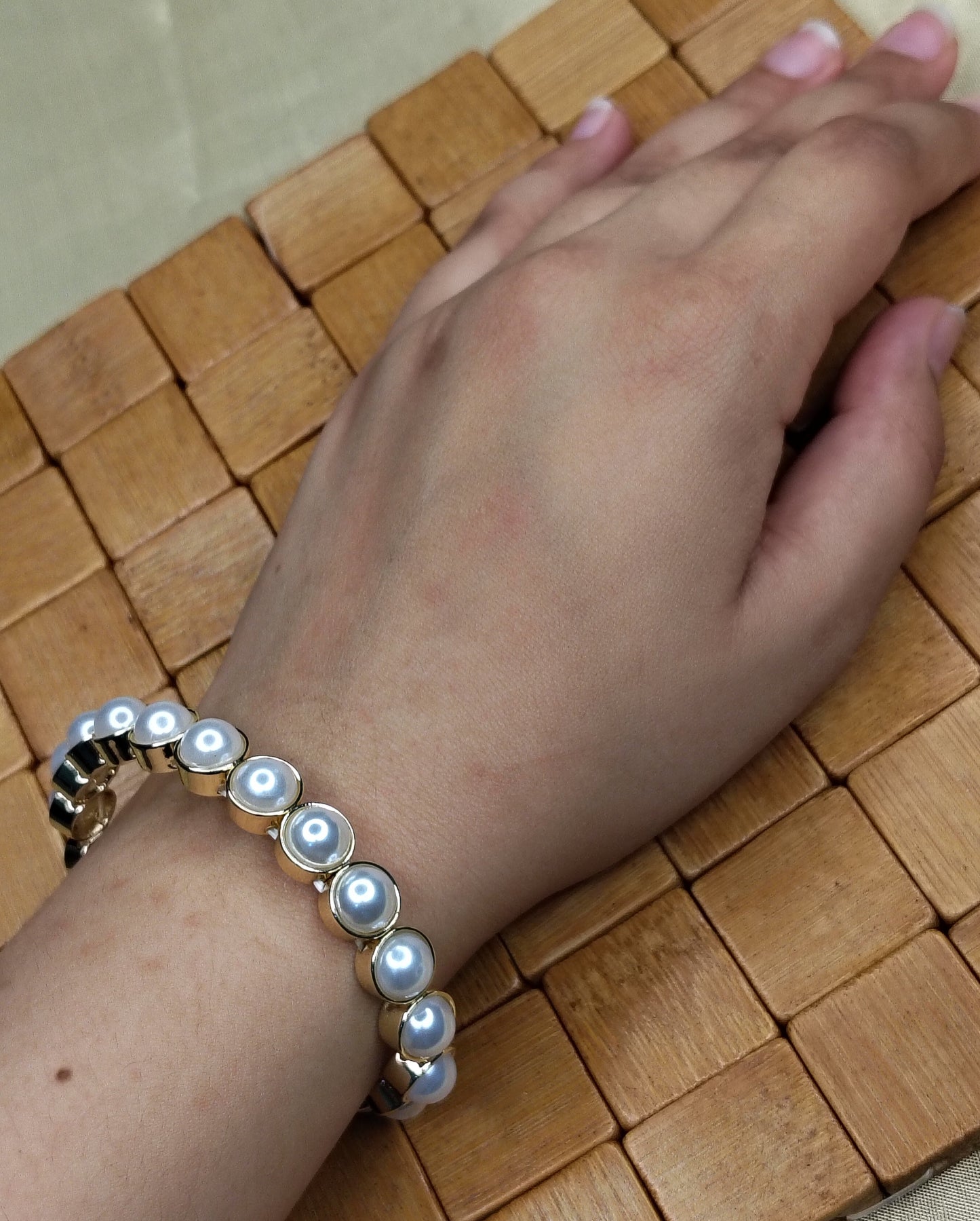 White & Golden Shade Pearl Bracelet