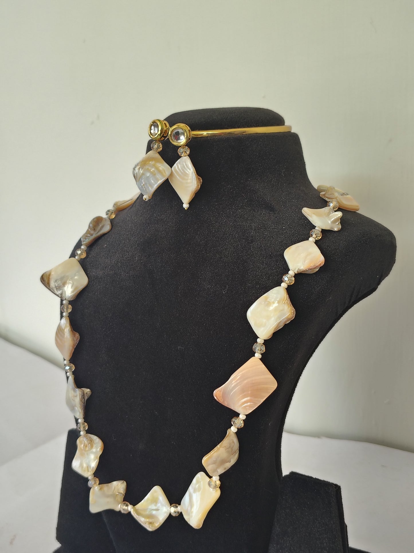 Pearl Shell Necklace & Earring Set